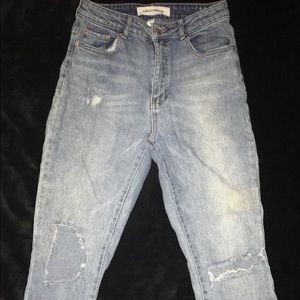 Women’s light blue jeans